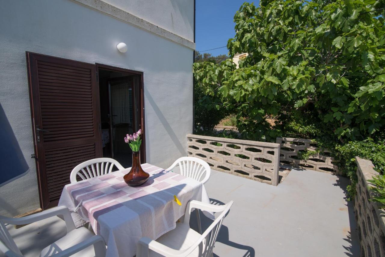 Nena Apartment Mali Losinj Bagian luar foto
